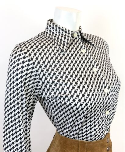 VTG 60s 70s BLACK WHITE BASKETWEAVE GEOMETRIC OP-ART DAGGER SHIRT BLOUSE 8 10