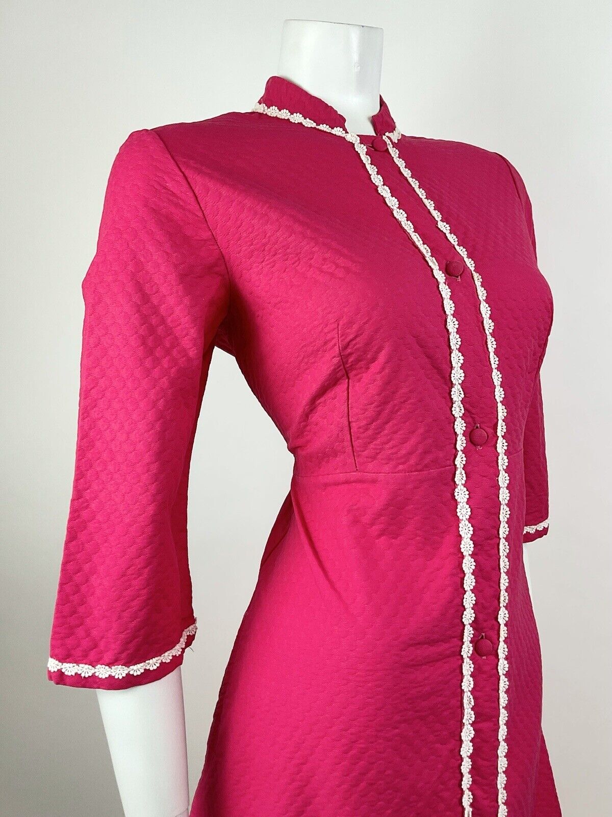 VINTAGE 60s 70s FUCHSIA PINK WHITE QUILTED DAISY MANDARIN COLLAR MOD DRESS 10 12