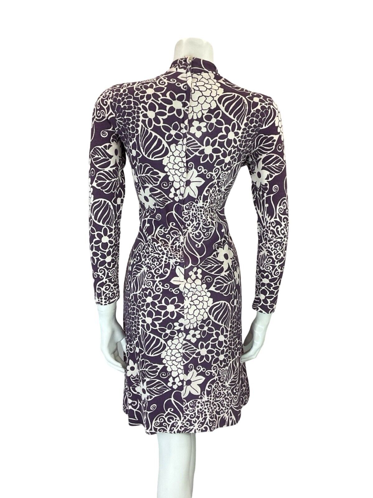 VTG 60S MOD GOGO VIOLET WHITE PSYCHEDELIC FLORAL FUNNEL NECK SHEATH SHIFT DRESS