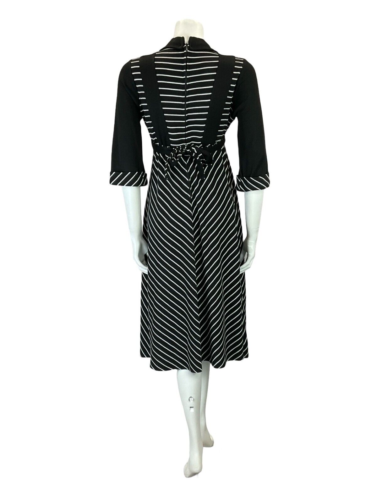 VTG 60S 70S BLACK WHITE STRIPE EMPIRE TIE WAIST OPEN WING COLLAR MIDI DRESS 10