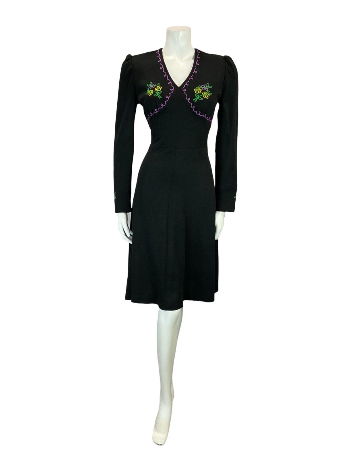 VTG 60S 70S EMBROIDERED BLACK PURPLE GREEN YELLOW FLORAL PLUNGING MIDI DRESS 8