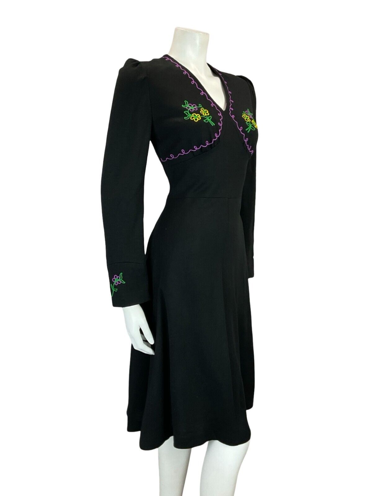 VTG 60S 70S EMBROIDERED BLACK PURPLE GREEN YELLOW FLORAL PLUNGING MIDI DRESS 8