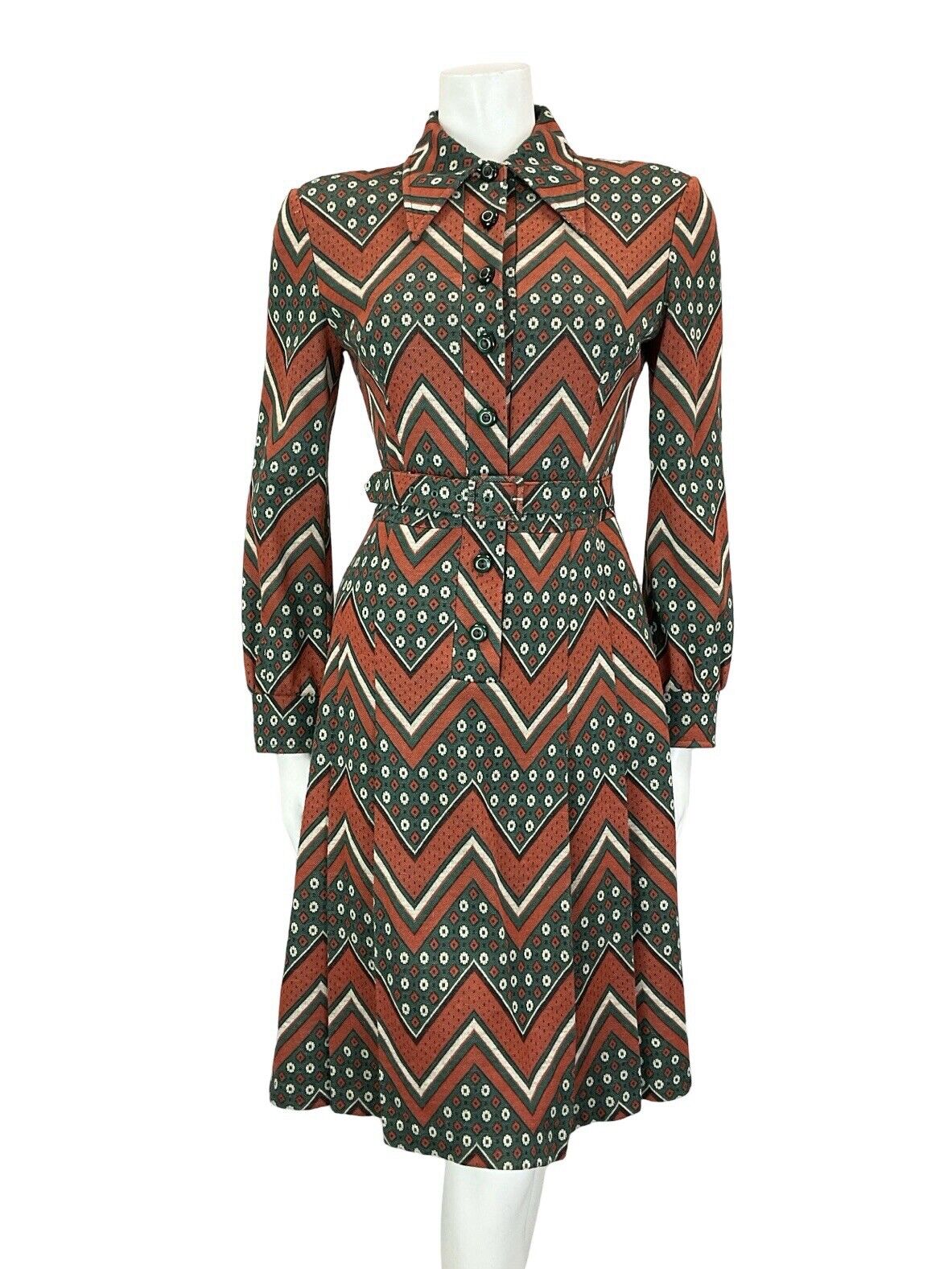 VTG 70S RED BROWN CREAM DAGGER COLLAR CHEVRON GEOMETRIC BELTED SHIRT DRESS 8