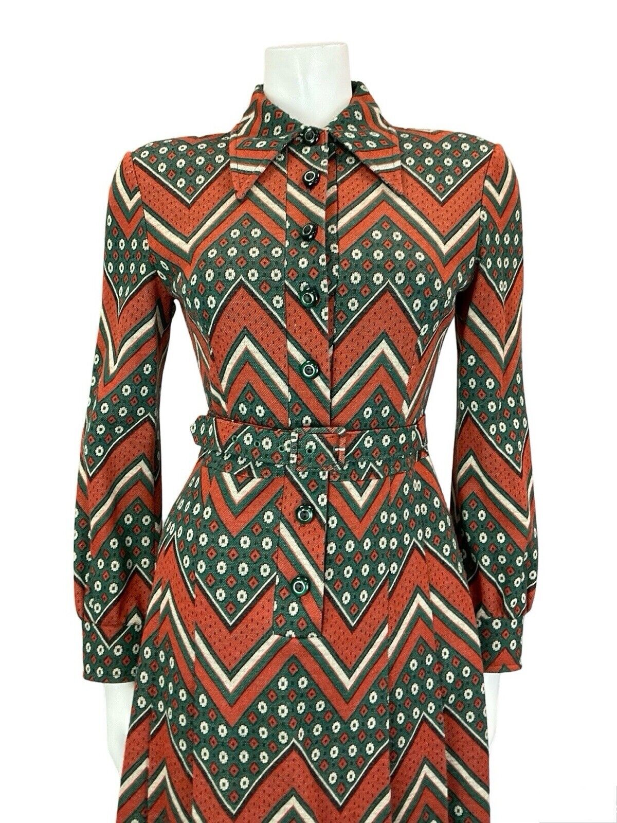 VTG 70S RED BROWN CREAM DAGGER COLLAR CHEVRON GEOMETRIC BELTED SHIRT DRESS 8