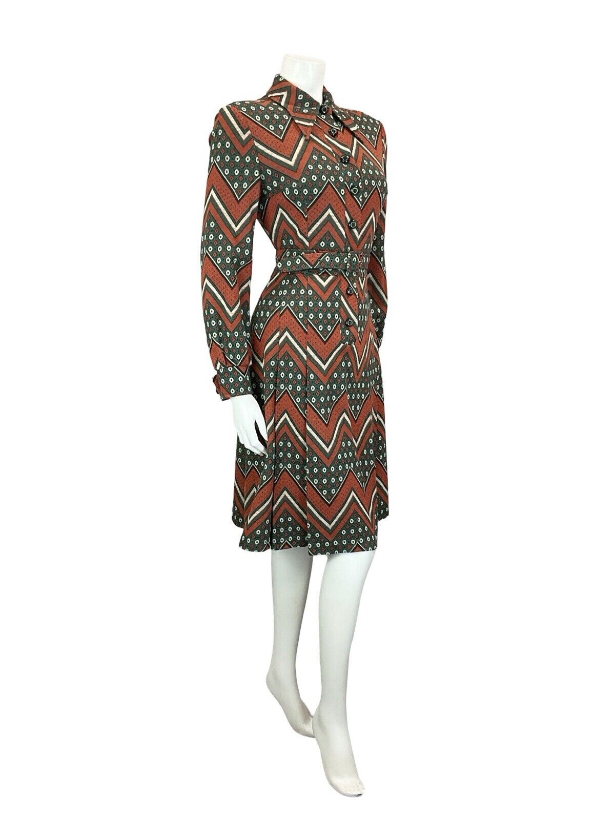 VTG 70S RED BROWN CREAM DAGGER COLLAR CHEVRON GEOMETRIC BELTED SHIRT DRESS 8