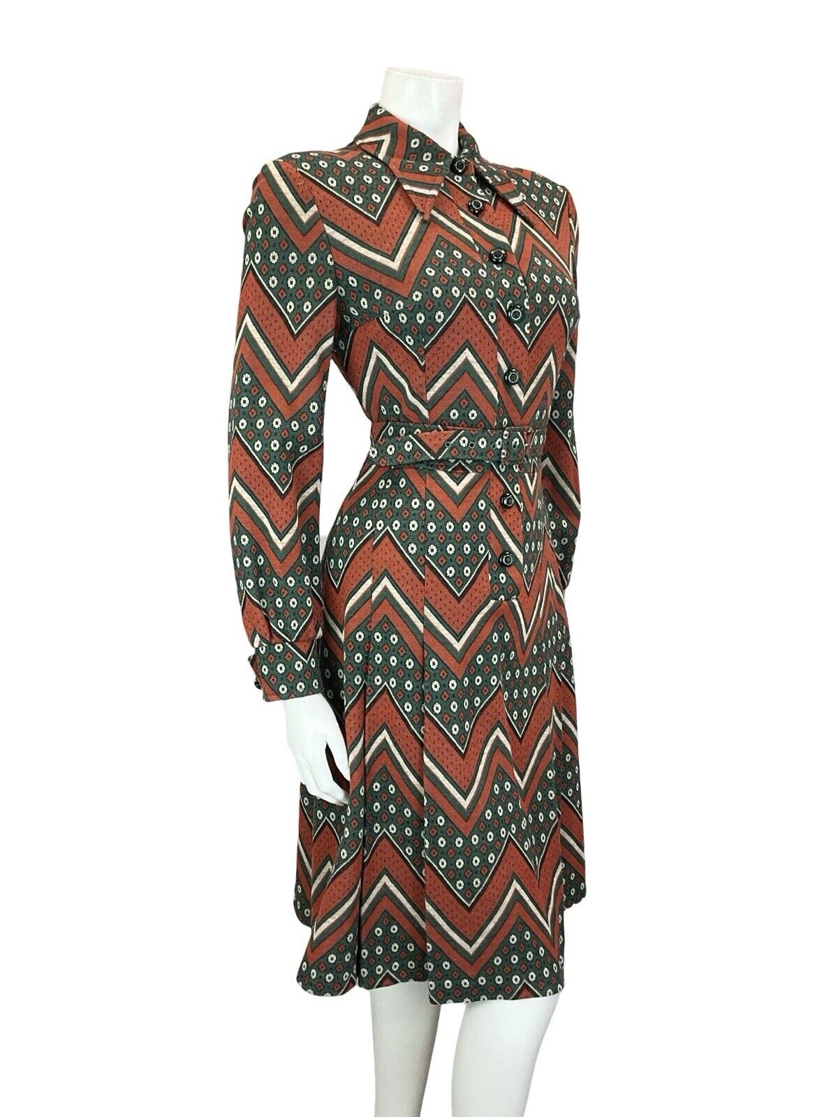 VTG 70S RED BROWN CREAM DAGGER COLLAR CHEVRON GEOMETRIC BELTED SHIRT DRESS 8