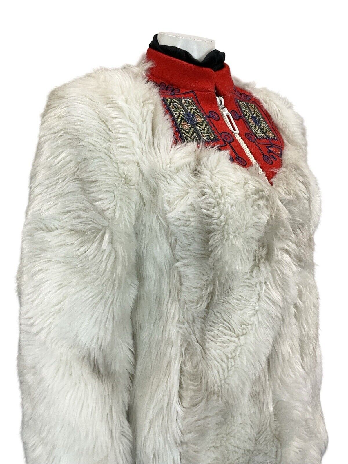 VTG 60S 70S LUCY LINDEN WHITE RED NORDIC BOHO FOLK TRIM ZIP UP FUR COAT S 8 10