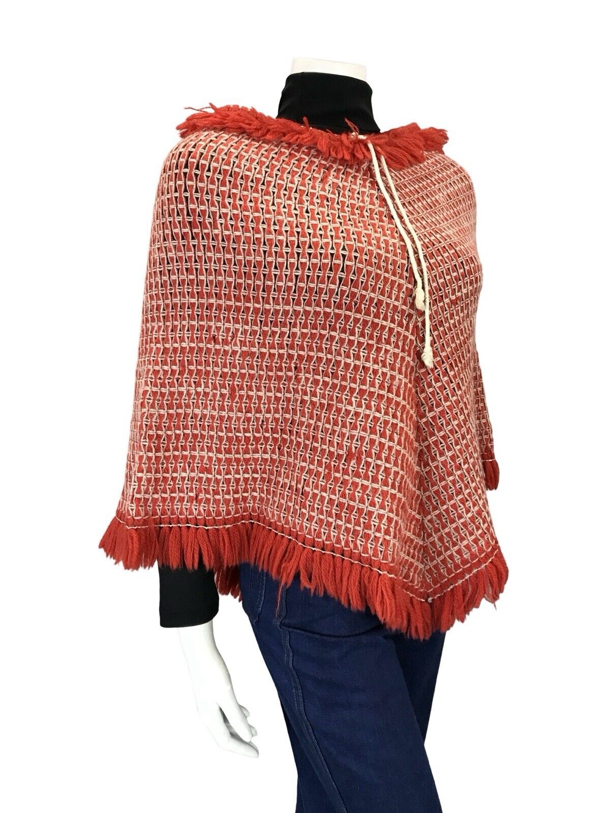 VTG 60S 70S RED WHITE ROPE TIE KNITTED FRINGED BOHO HIPPY WOOL PONCHO 4 6 8