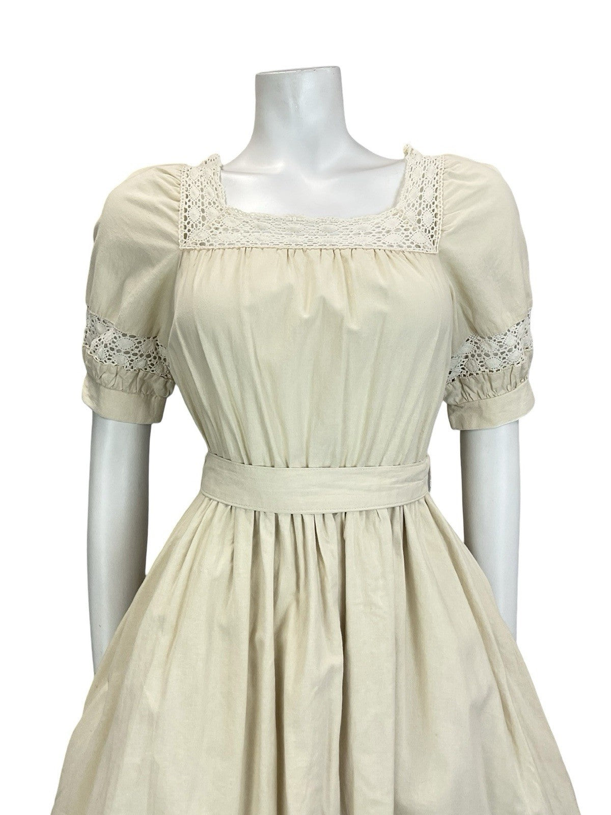 VTG 60S 70S CREAM LINEN CROCHET LACE PUFF SLEEVE PEPLUM FOLK PRAIRIE DRESS 10
