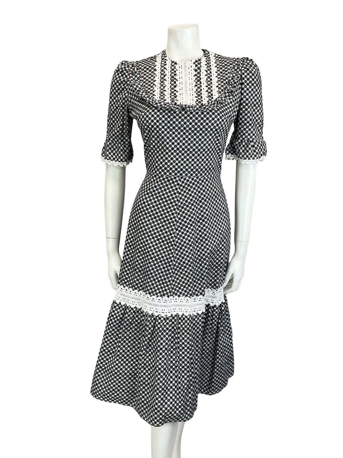 VTG 70S BLACK WHITE GINGHAM PRAIRIE COTTAGE RUFFLE CROCHET 1/2 SLEEVE DRESS 8