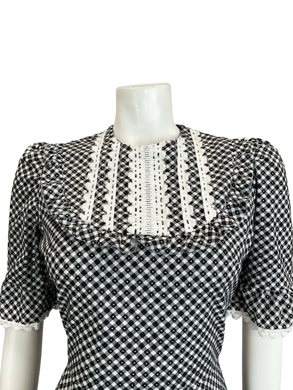 VTG 70S BLACK WHITE GINGHAM PRAIRIE COTTAGE RUFFLE CROCHET 1/2 SLEEVE DRESS 8