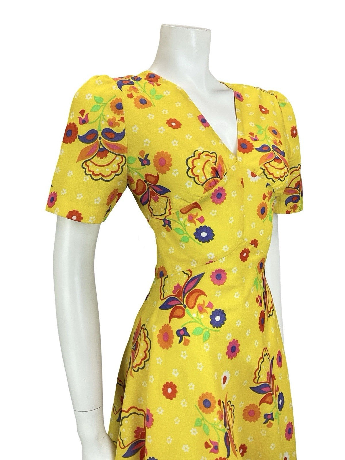 VTG 60S 70S YELLOW RED ORANGE BLUE GREEN PSYCHEDELIC FLORAL SWING DRESS 10