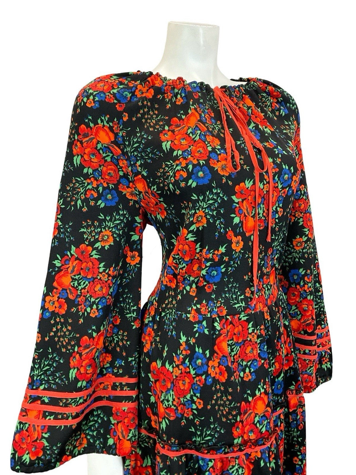 VTG 60S 70S BLACK RED BLUE FLORAL FOLK BOHO BELL SLEEVE TIERED SMOCK DRESS 14