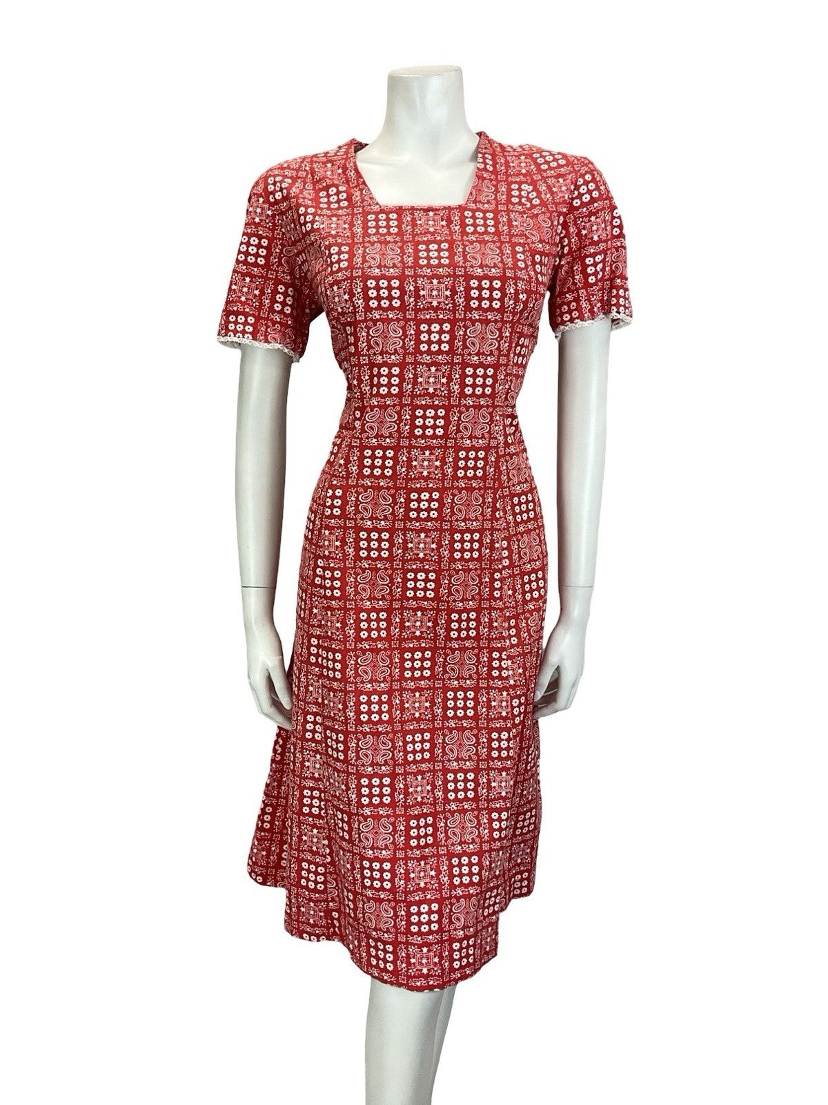 VTG 60S 70S RED WHITE TILED PAISLEY FLORAL COTTAGE PRAIRIE LACE DRESS 14 16