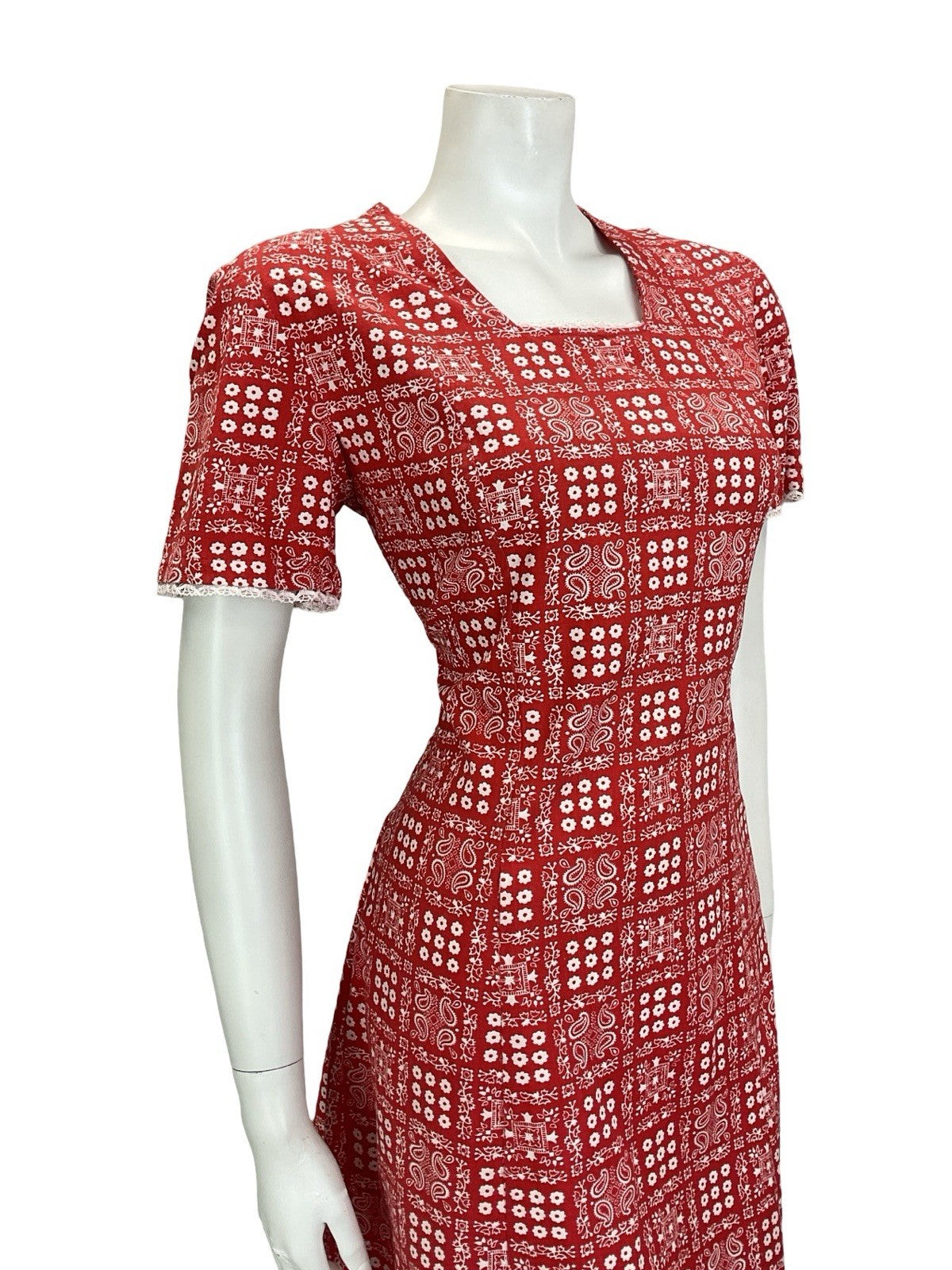 VTG 60S 70S RED WHITE TILED PAISLEY FLORAL COTTAGE PRAIRIE LACE DRESS 14 16