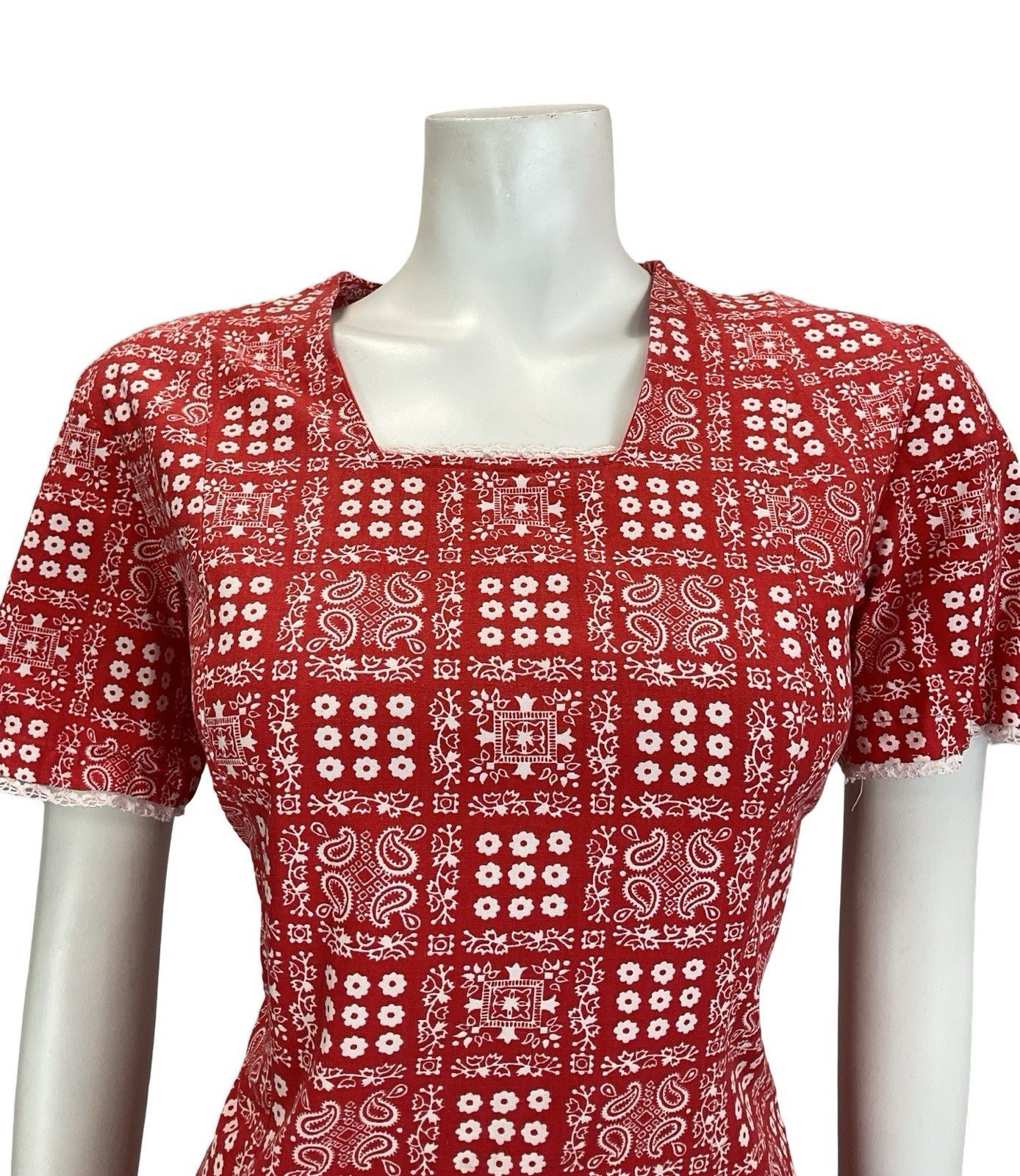 VTG 60S 70S RED WHITE TILED PAISLEY FLORAL COTTAGE PRAIRIE LACE DRESS 14 16