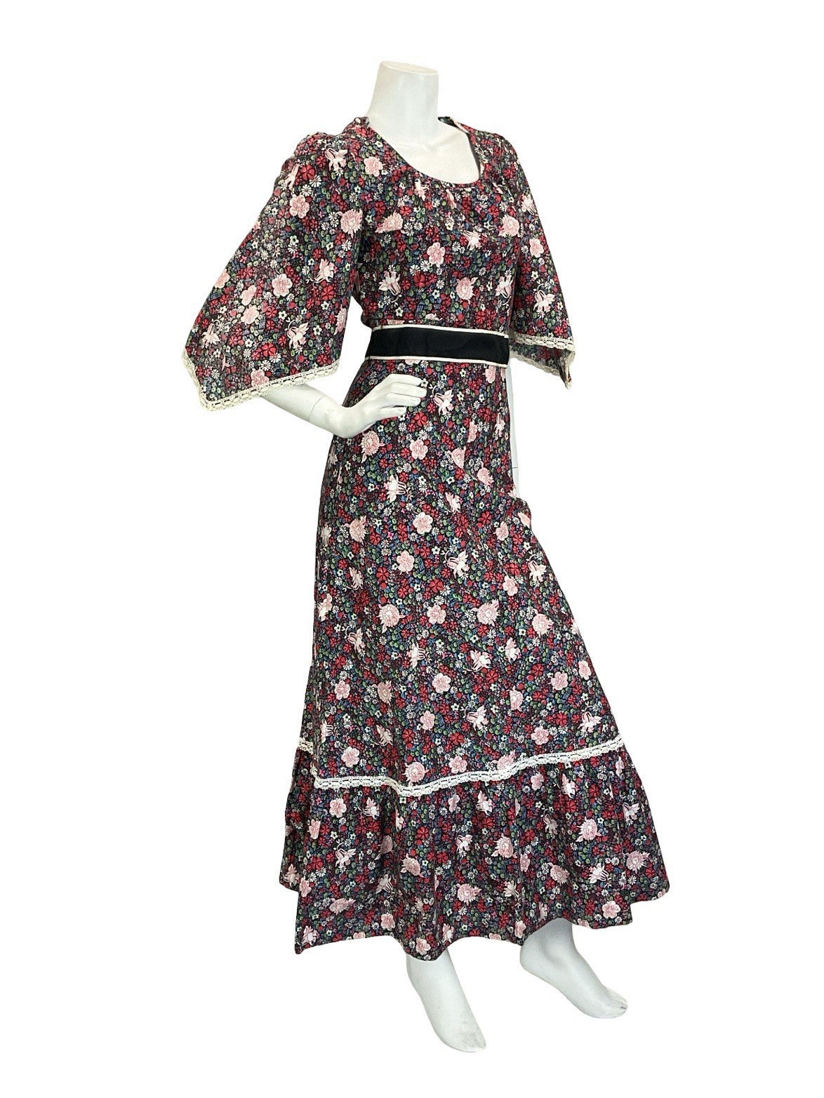VTG 60S 70S BLACK RED BLUE WHITE FLORAL COTTAGE HANDKERCHIEF RUFFLE DRESS 4 6