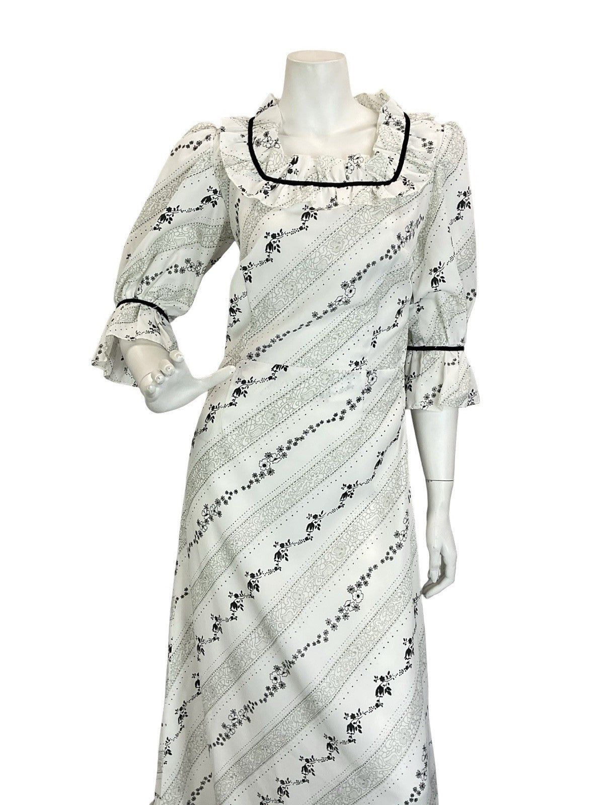 VTG 60S 70S BLACK WHITE GREY FLORAL STRIPE RUFFLE PRAIRIE COTTAGE MAXI DRESS 8