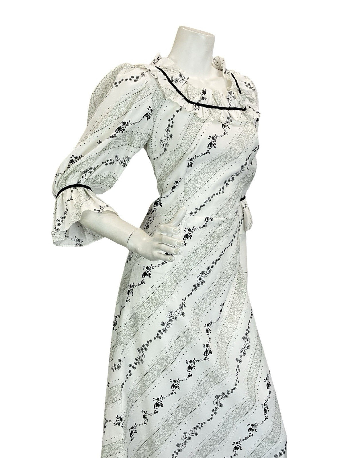 VTG 60S 70S BLACK WHITE GREY FLORAL STRIPE RUFFLE PRAIRIE COTTAGE MAXI DRESS 8