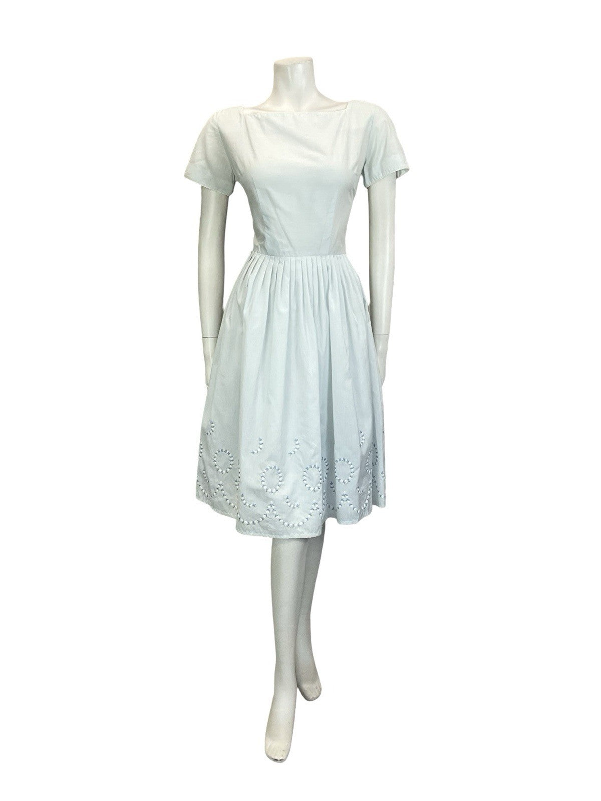 VTG 50s 60S PASTEL BLUE COTTON SQUARE NECK WHITE EMBROIDERED TEA DRESS8