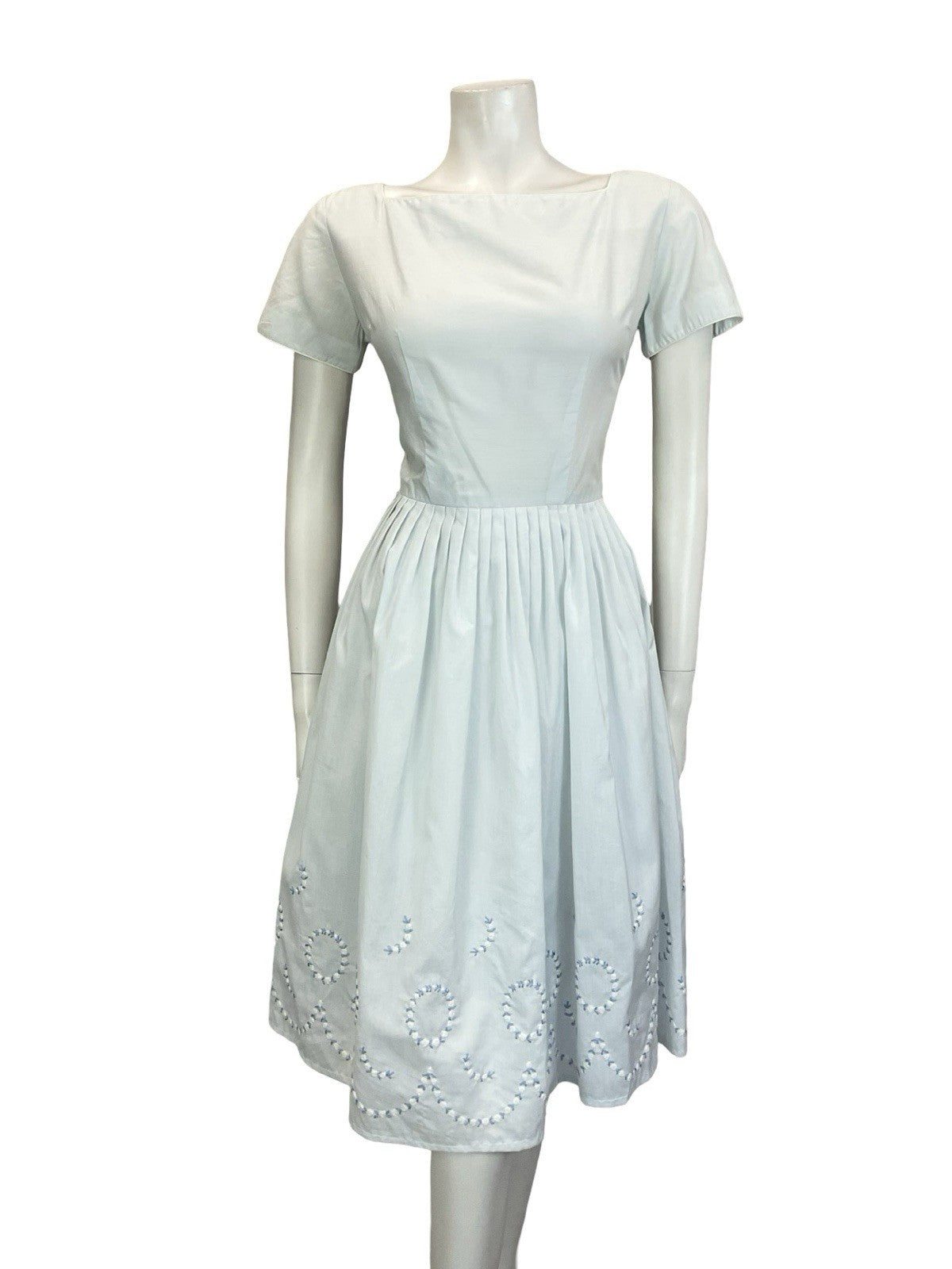 VTG 50s 60S PASTEL BLUE COTTON SQUARE NECK WHITE EMBROIDERED TEA DRESS8