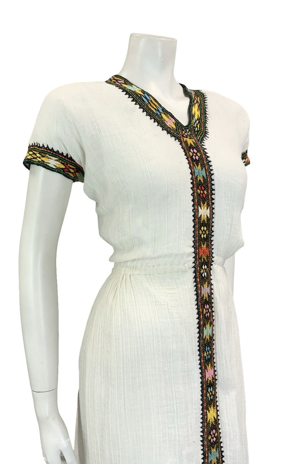VTG 60S 70S WHITE BLACK GOLD MEDIEVAL FOLK TRADITIONAL EMBROIDERED DRESS 12 14 M