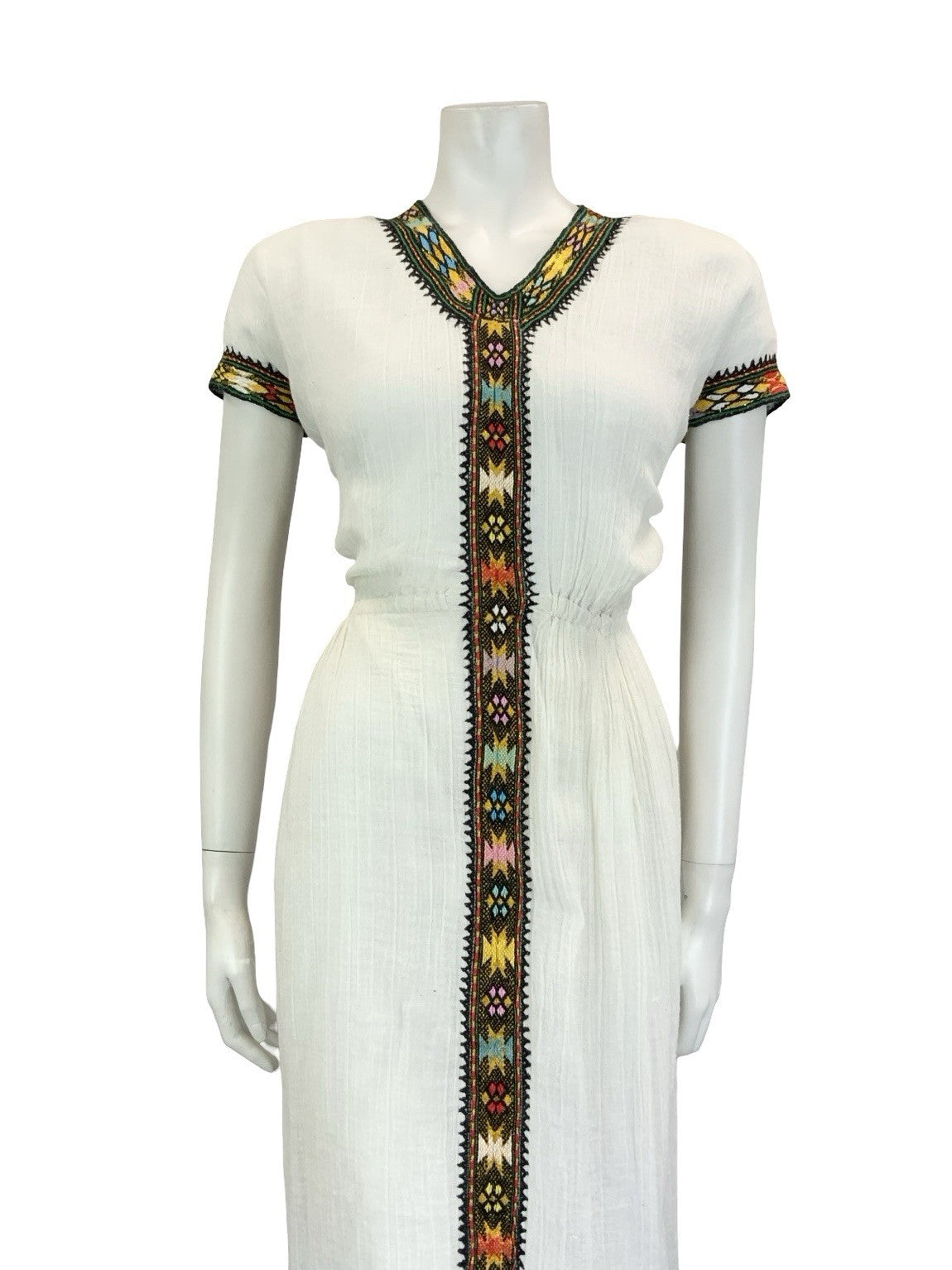 VTG 60S 70S WHITE BLACK GOLD MEDIEVAL FOLK TRADITIONAL EMBROIDERED DRESS 12 14 M