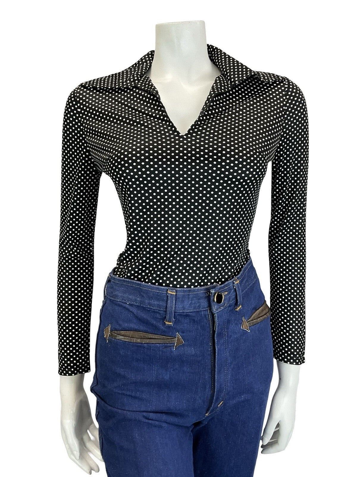 VTG 60S 70S BLACK WHITE GEOMETRIC POLKA DOT OPEN WING COLLAR STRETCHY BLOUSE 6