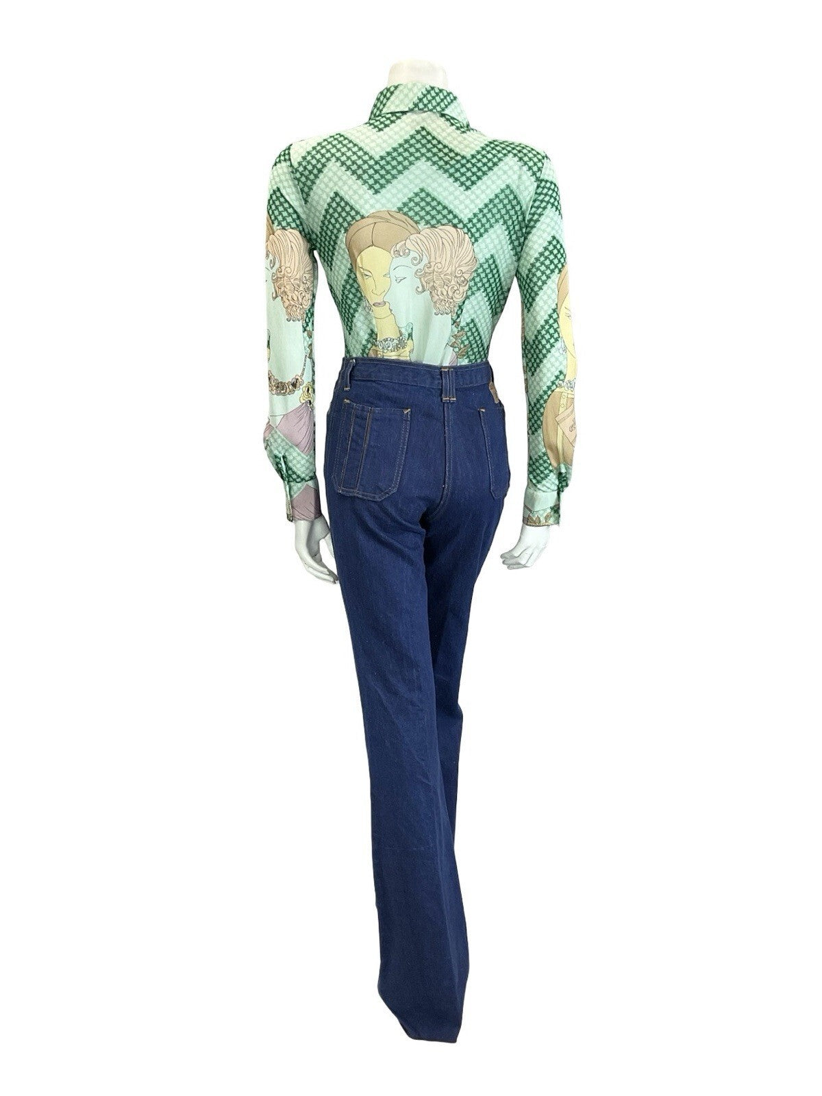 VTG 60S 70S GREEN CREAM BLUE ART DECO ZIG ZAG WOMAN ILLUSTRATION DAGGER SHIRT 8