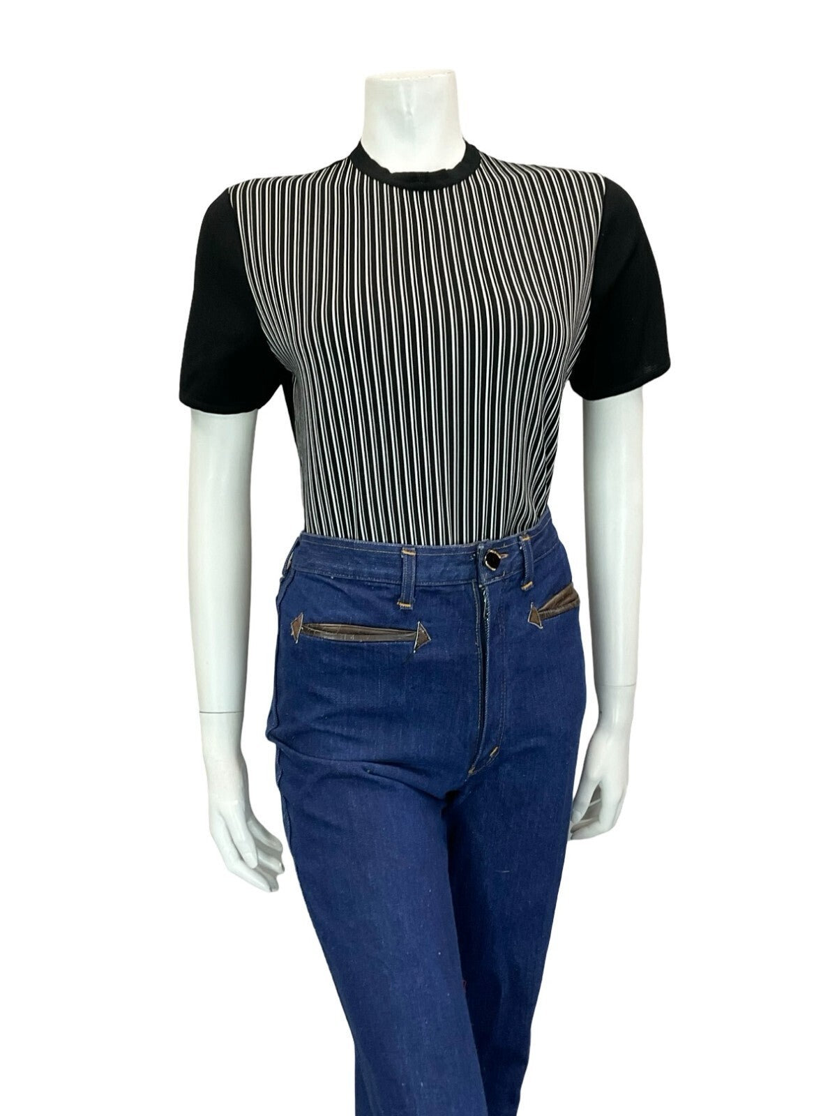 VTG 70S BLACK WHITE GEOMETRIC VERTICAL STRIPED SPORTY SHORT SLEEVE TOP S 8 10