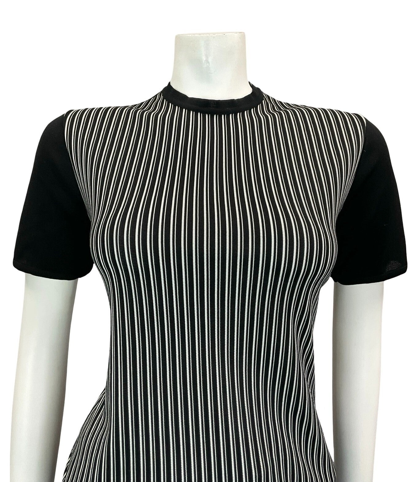 VTG 70S BLACK WHITE GEOMETRIC VERTICAL STRIPED SPORTY SHORT SLEEVE TOP S 8 10