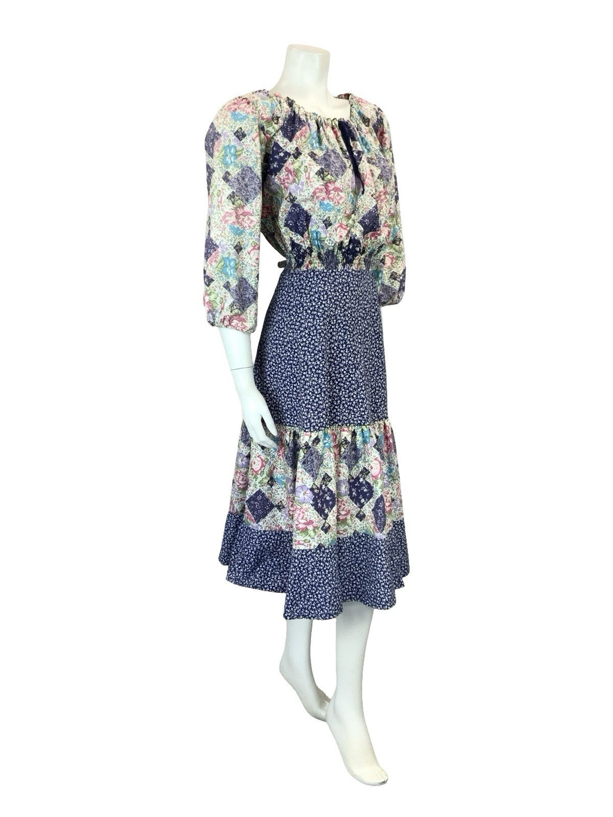 VTG 60S 70S WHITE BLUE PINK PATCHWORK TIERED ELASTICATED COTTAGE DRESS 14 16