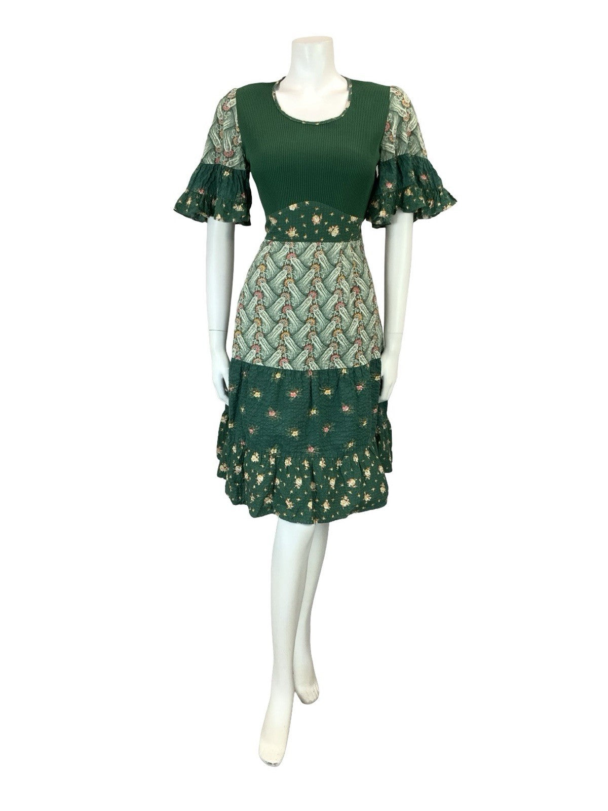 VTG 60S 70S GREEN PINK BEIGE FLORAL TIERED FLARE SLEEVE KNIT TIE WAIST DRESS 10