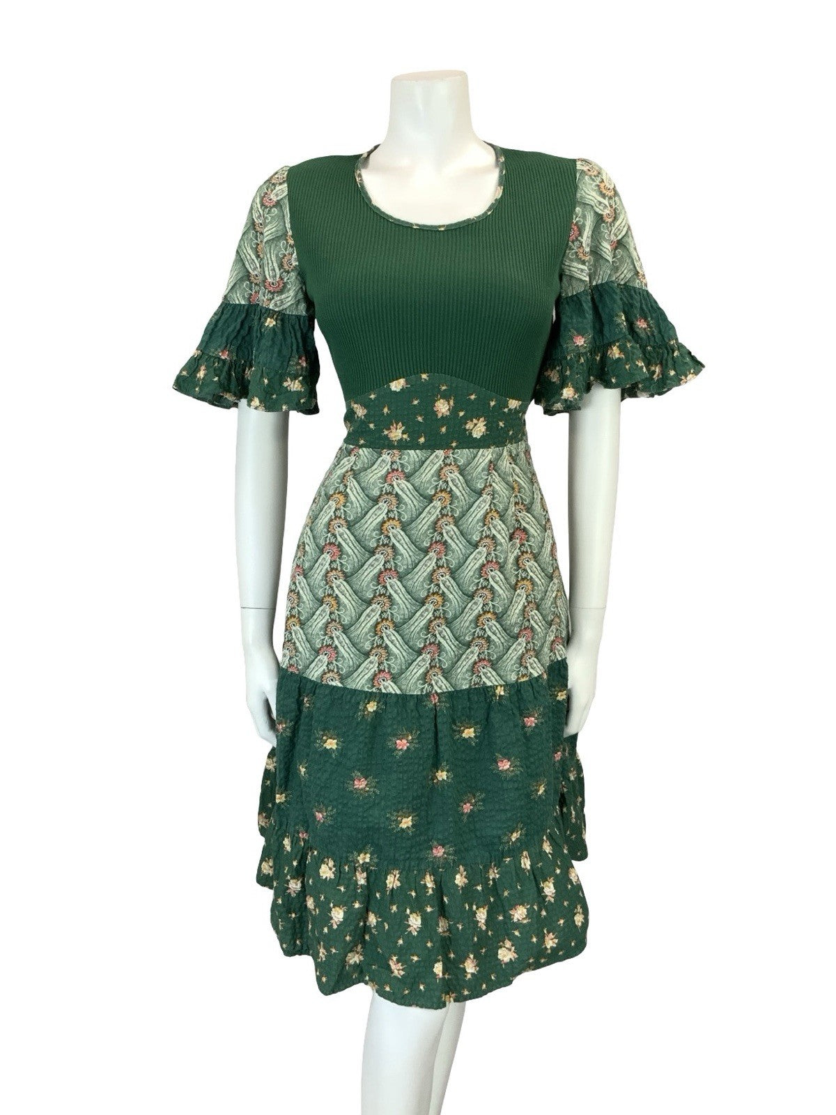 VTG 60S 70S GREEN PINK BEIGE FLORAL TIERED FLARE SLEEVE KNIT TIE WAIST DRESS 10