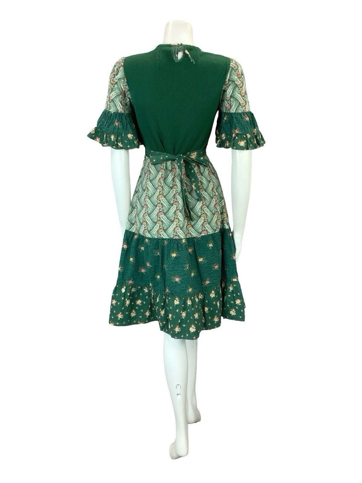 VTG 60S 70S GREEN PINK BEIGE FLORAL TIERED FLARE SLEEVE KNIT TIE WAIST DRESS 10