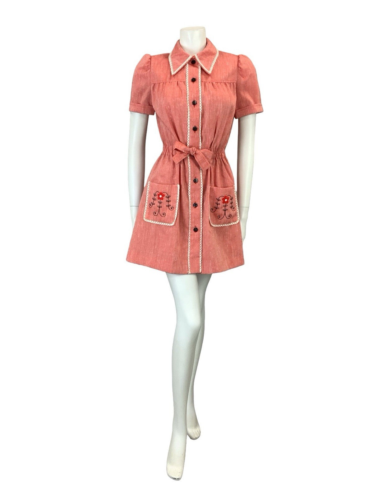 VTG 60S 70S RED WHITE BLACK EMBROIDERED COTTAGE TIE WAIST MINI SHIRT DRESS 10