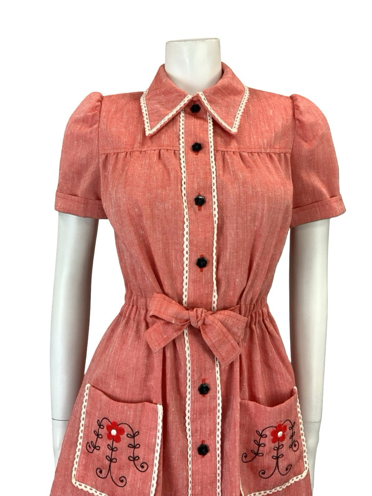 VTG 60S 70S RED WHITE BLACK EMBROIDERED COTTAGE TIE WAIST MINI SHIRT DRESS 10
