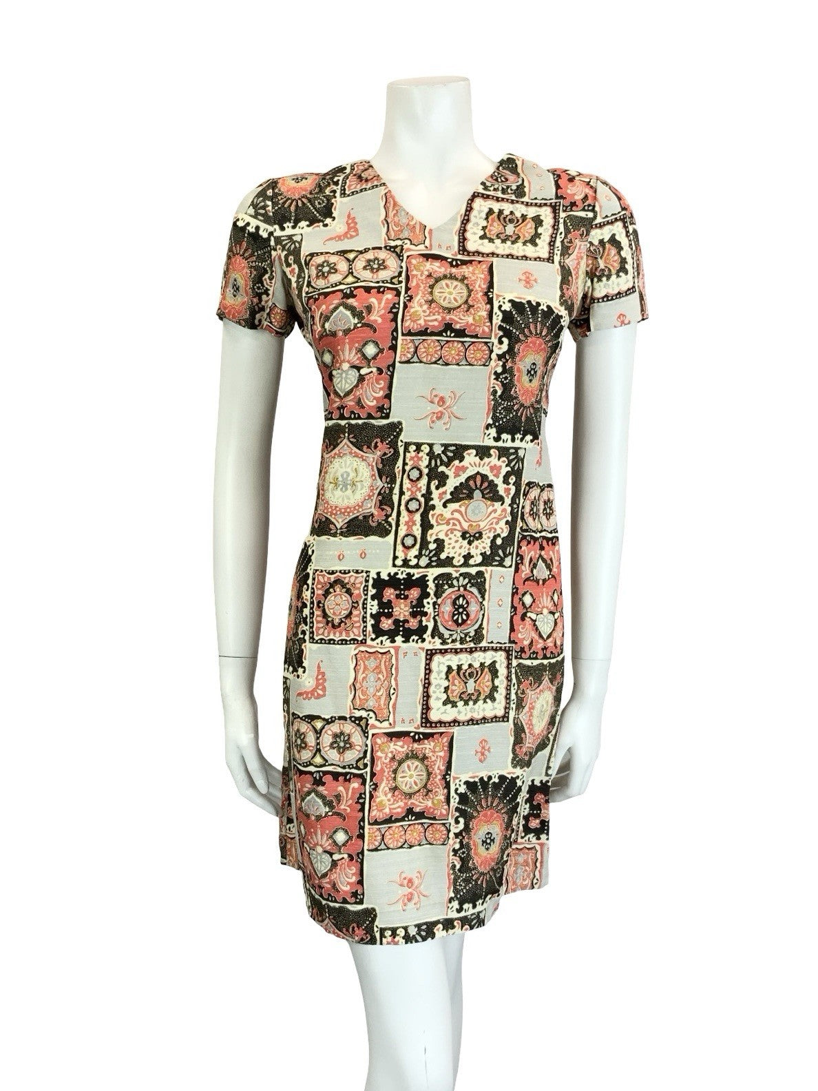 VTG 60S 70S BLACK GREY RED CREAM BAROQUE TILE MOD GEOMETRIC SHIFT V NECK DRESS 8