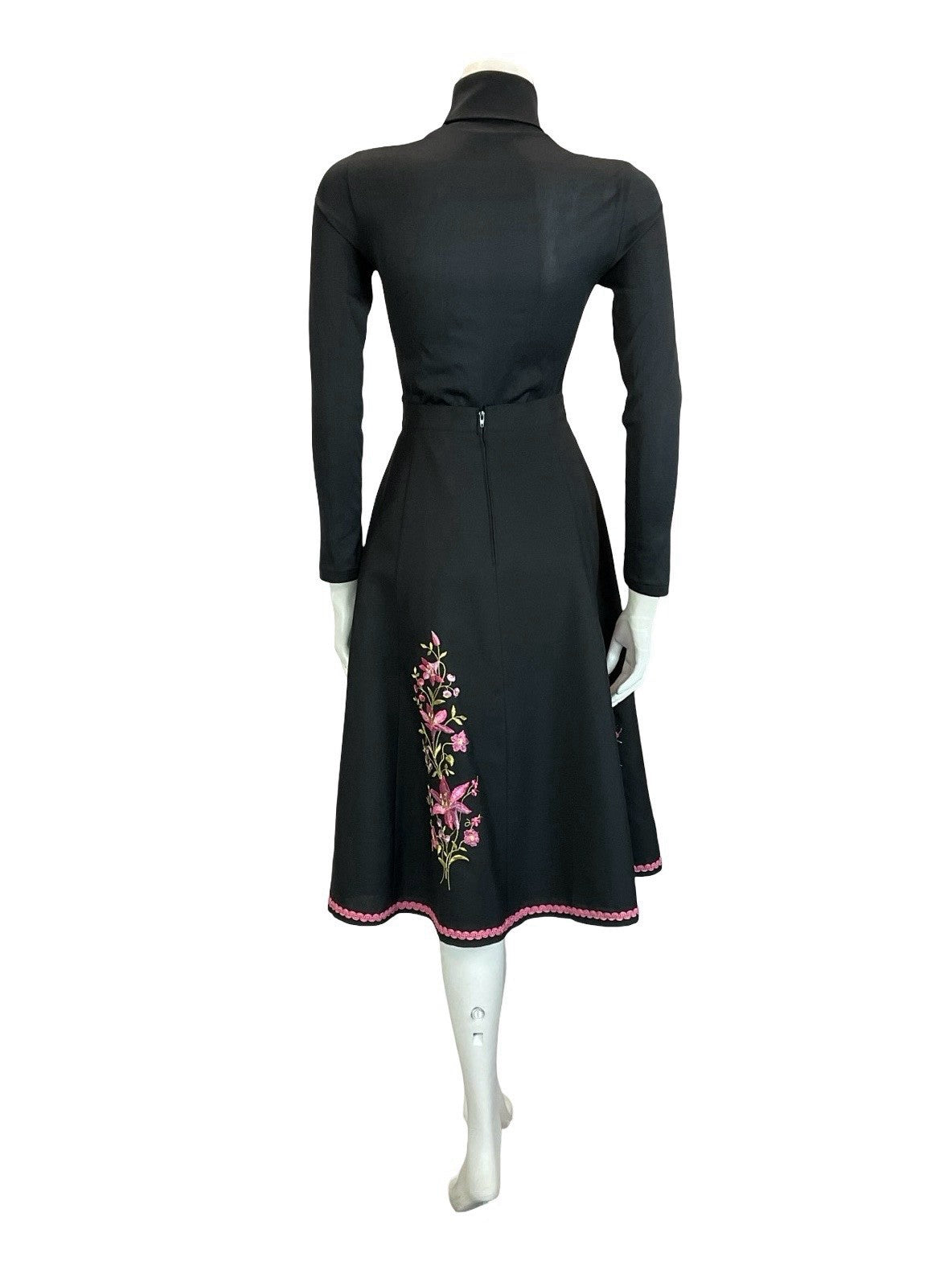 VTG 60S 70S BLACK PINK PURPLE GREEN FLORAL FOLK EMBROIDERED CIRCLE MIDI SKIRT 8