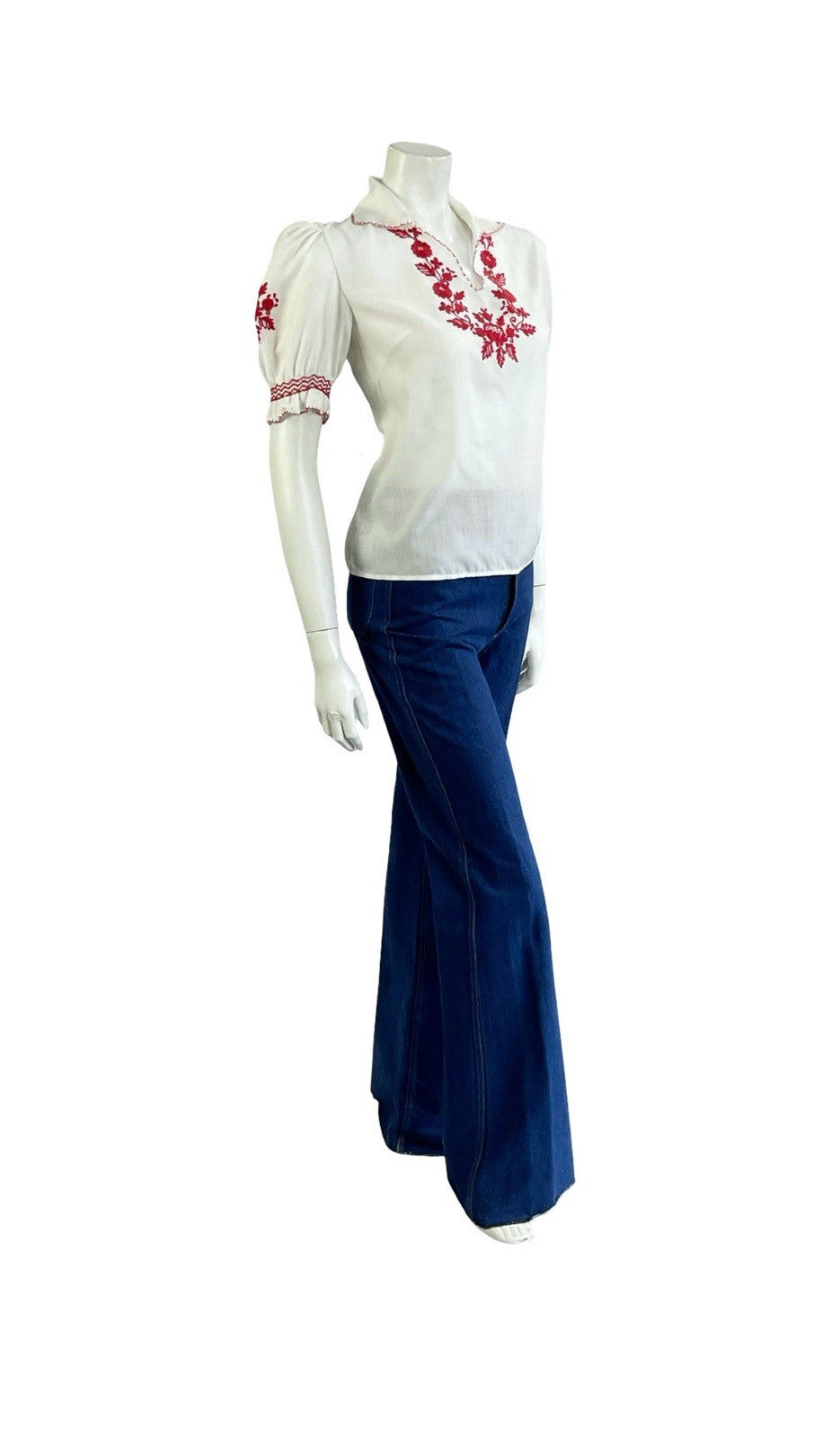 VTG 70S WHITE RED COTTON FOLK FLORAL EMBROIDERED PUFF SLEEVE OPEN COLLAR TOP 10