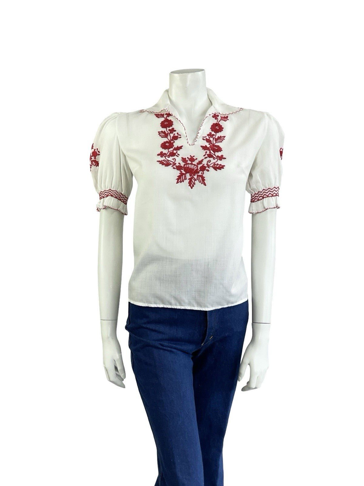 VTG 70S WHITE RED COTTON FOLK FLORAL EMBROIDERED PUFF SLEEVE OPEN COLLAR TOP 10