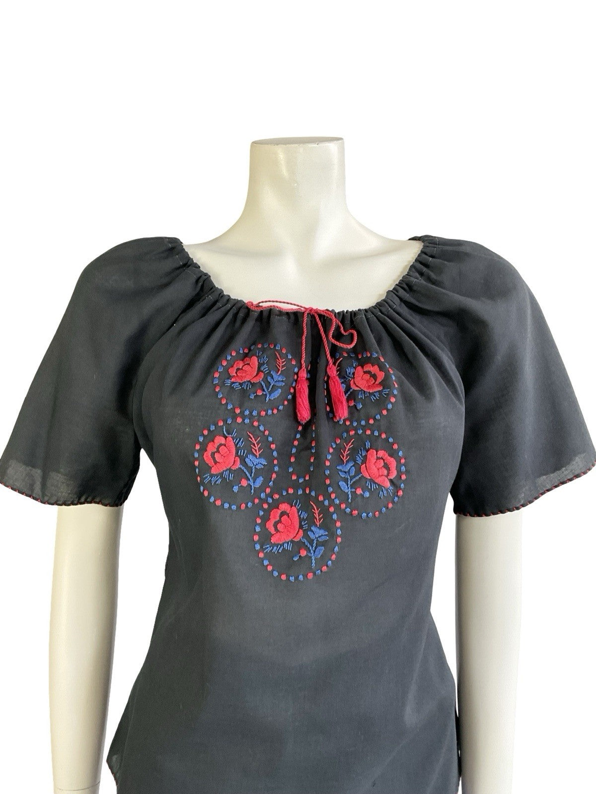 VTG 70S BLACK RED BLUE FOLK GEOMETRIC FLORAL EMBROIDERY TIE NECK BLOUSE 12