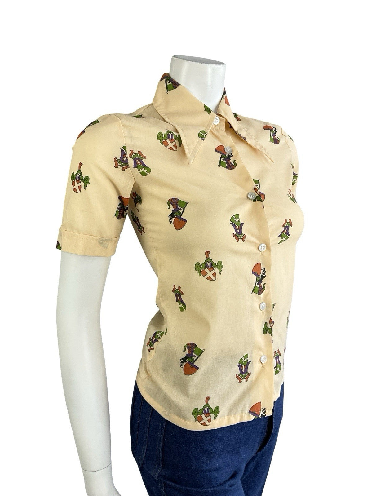 VTG 60S 70S PEACH ORANGE GREEN PURPLE COAT OF ARMS DAGGER COLLAR SHIRT XS 6
