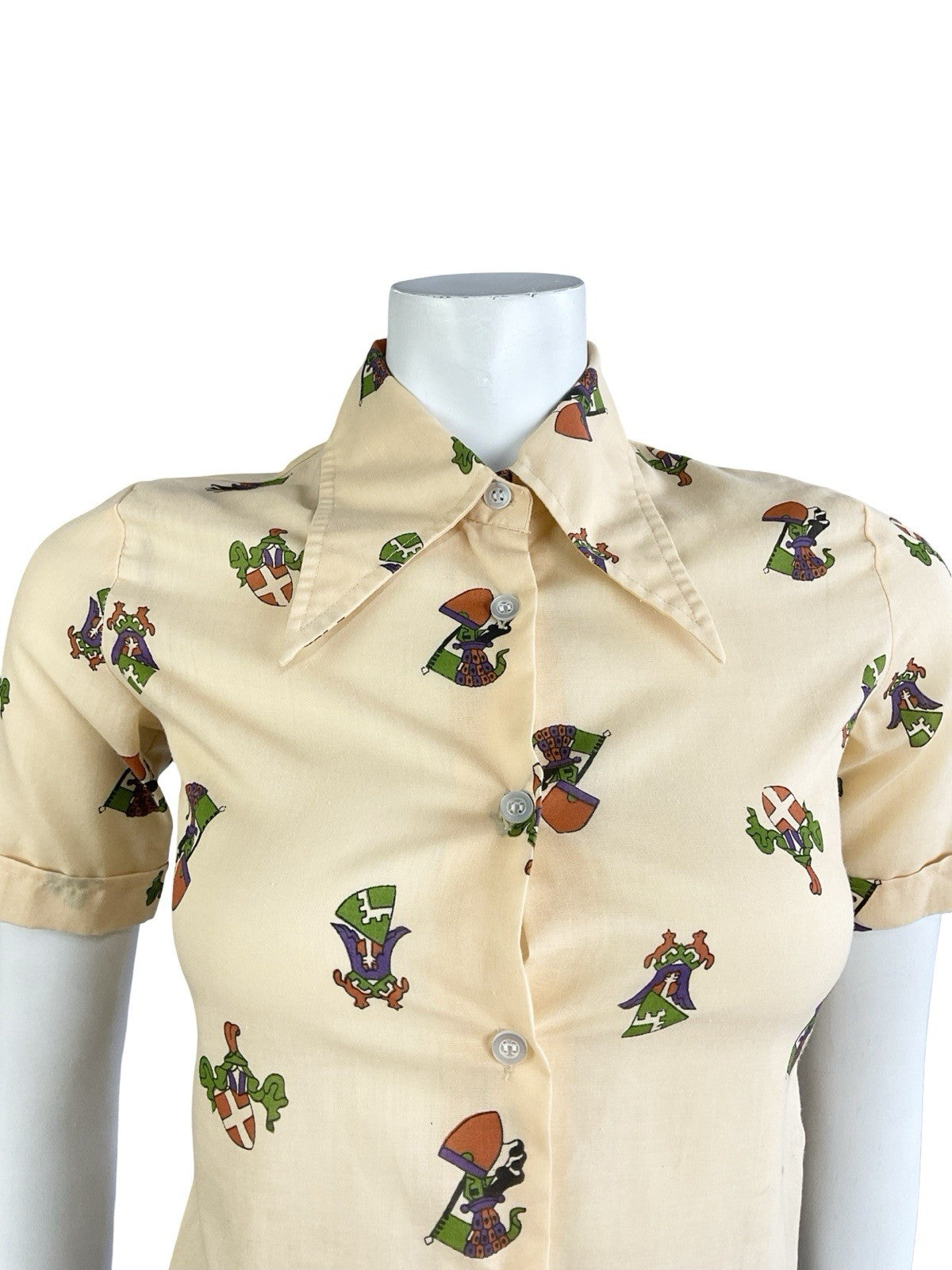 VTG 60S 70S PEACH ORANGE GREEN PURPLE COAT OF ARMS DAGGER COLLAR SHIRT XS 6