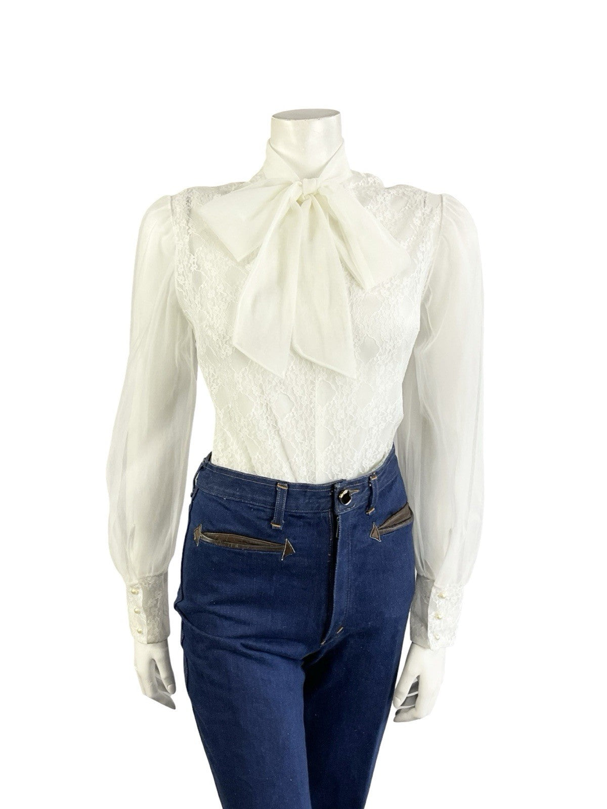 VTG 60S 70S SECRETARY GEEK WHITE IVORY LACE PUSSYBOW MESH BISHOP SLEEVE TOP 14