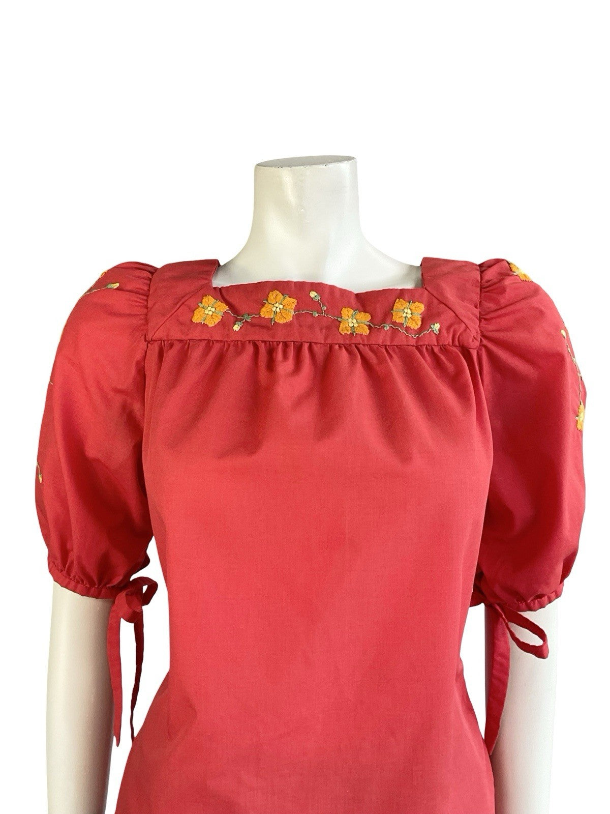VTG 70S BRIGHT RED ORANGE FLORAL EMBROIDERED FOLK BOHO PUFF SLEEVE BLOUSE 12