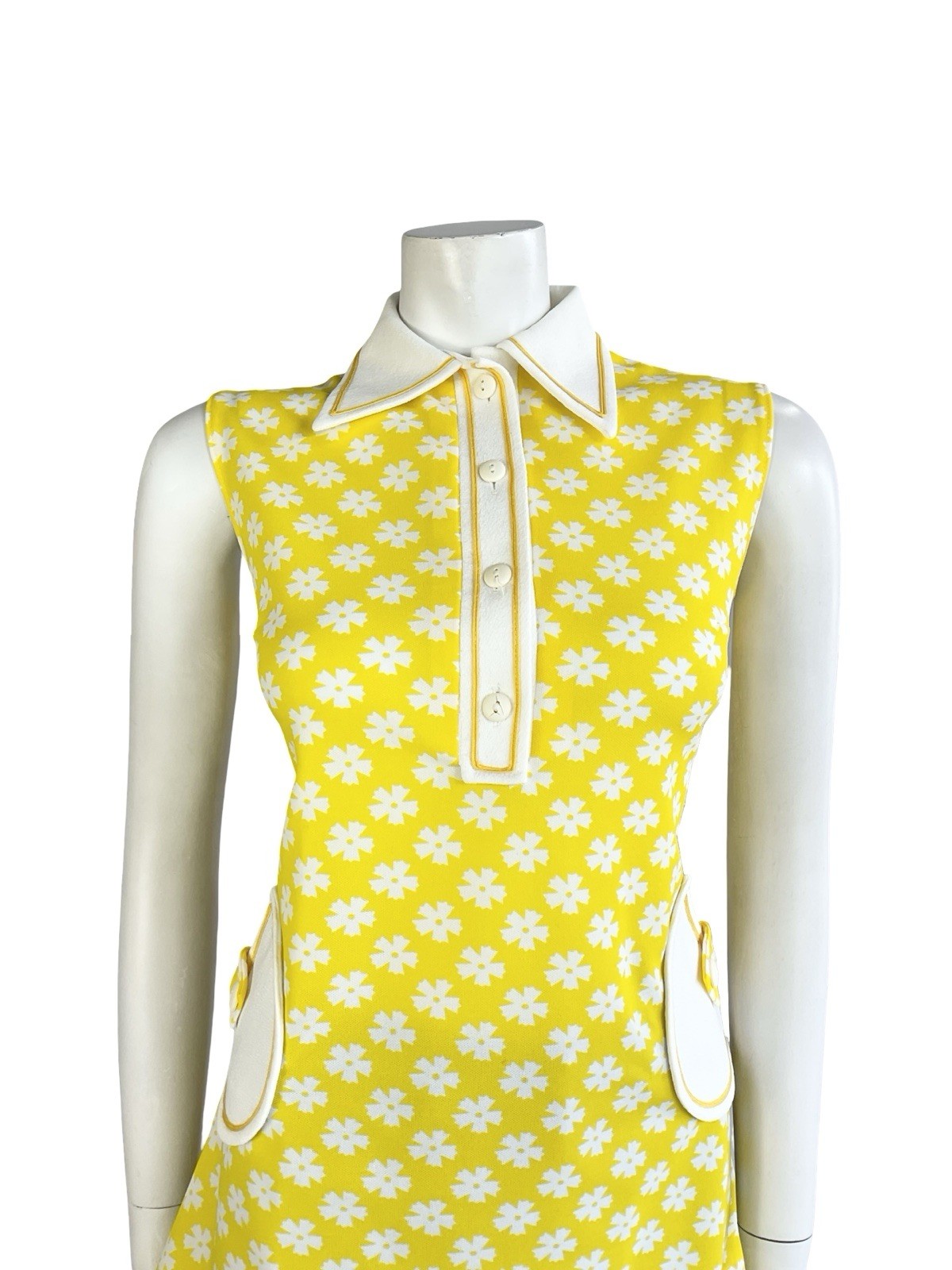 VTG 60S 70S YELLOW WHITE MOD DAISY FLORAL DAGGER COLLAR TANK SHIRT 12 14 M