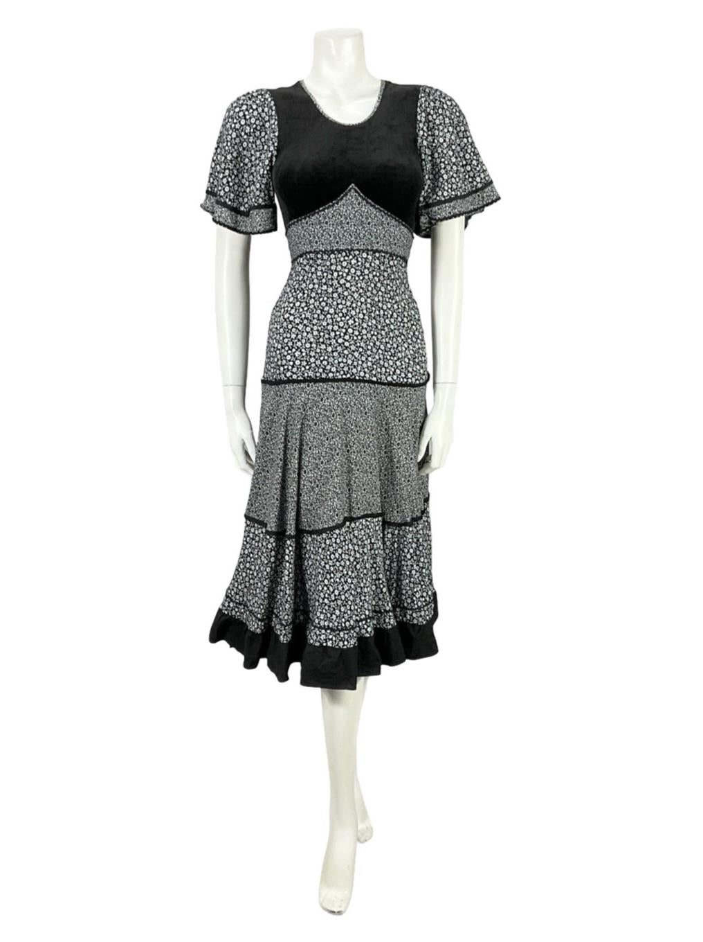 VTG 70S BOHO PRAIRIE BLACK WHITE TIERED TIE WAIST DITSY FLORAL DRESS 4 6