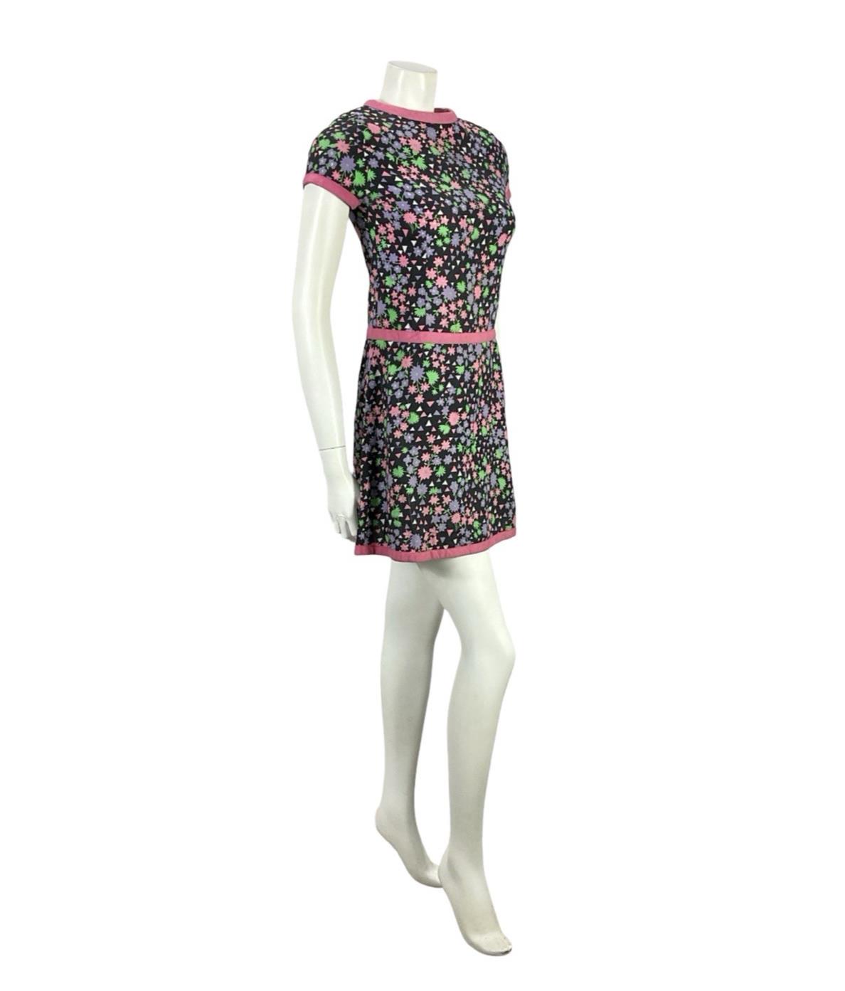 VTG 60S BLACK PINK PURPLE WHITE MOD GOGO FLORAL GEOMETRIC DROP WAIST DRESS 4 6