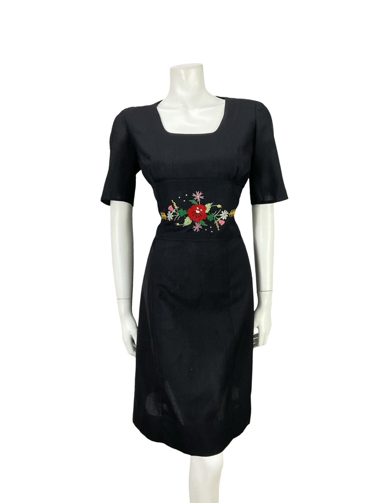 VTG 60S MOD FOLK BLACK RED GREEN FLORAL WHEAT SQUARE NECK WIGGLE DRESS 10